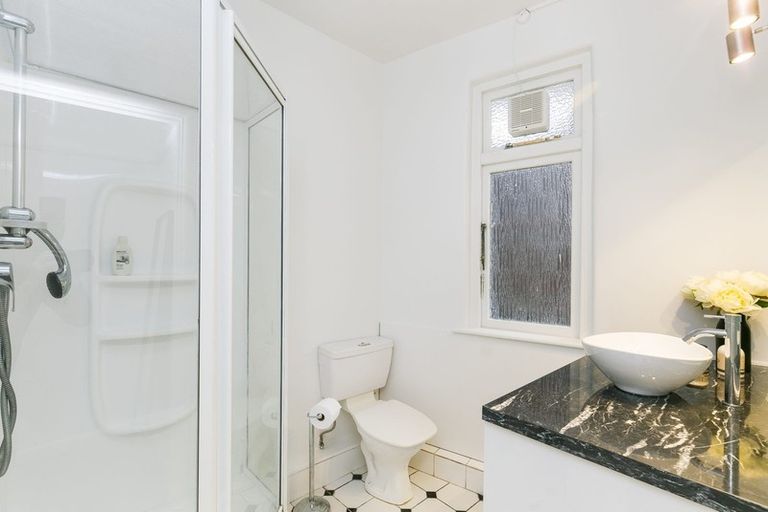 Photo of property in Hobson Flats, 1/1 Hobson Street, Pipitea, Wellington, 6011