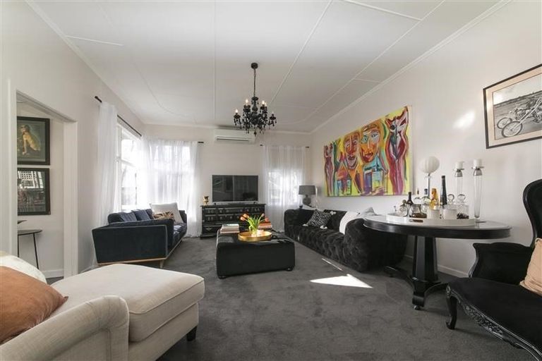 Photo of property in 2 Alice Street, Riverhead, 0820