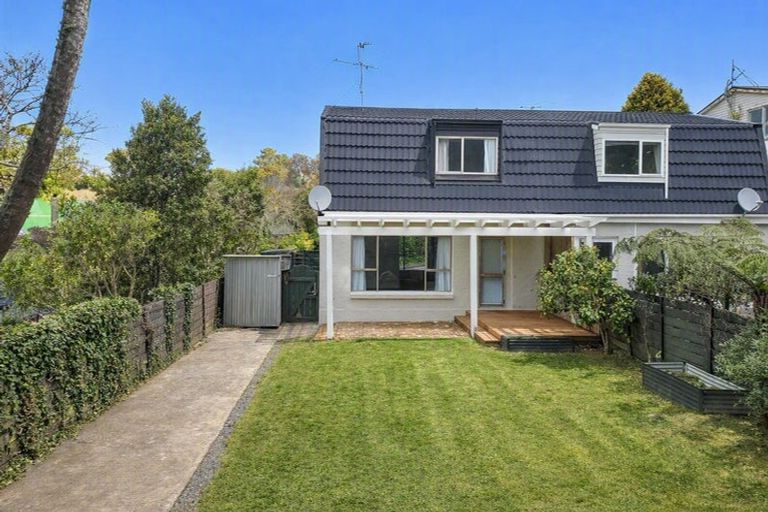 Photo of property in 36 Halswater Drive, Churton Park, Wellington, 6037
