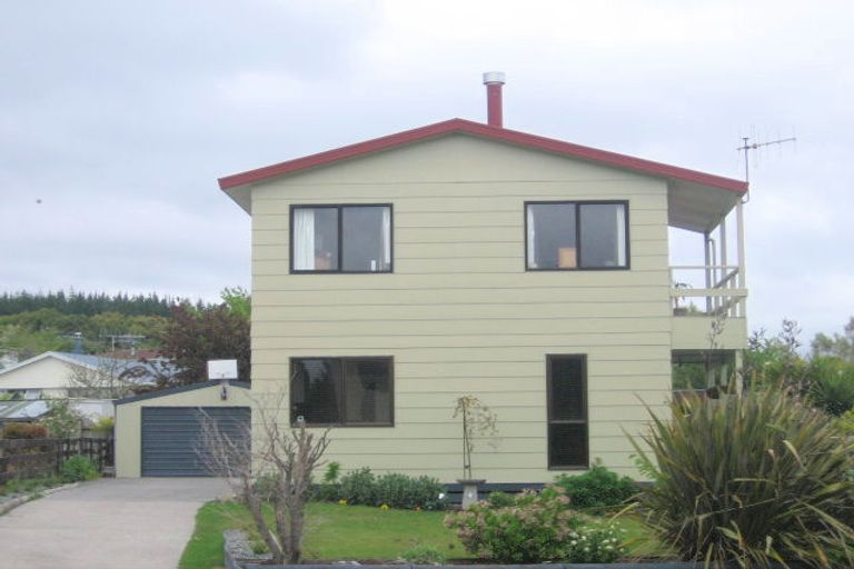 Photo of property in 3 Holland Grove, Richmond Heights, Taupo, 3330