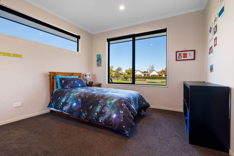 Photo of property in 19 Taylor Place, Prebbleton, Christchurch, 7676