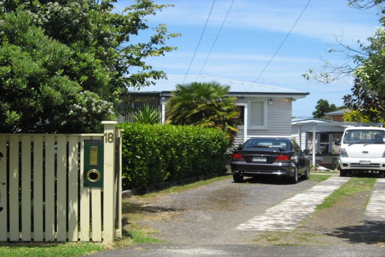 Photo of property in 18 Putini Road, Mangere Bridge, Auckland, 2022