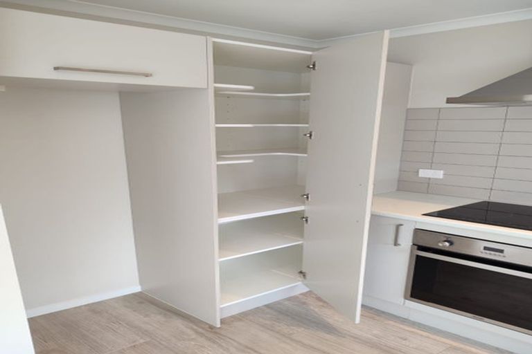 Photo of property in 10 Ridgeview Close, Red Beach, 0932