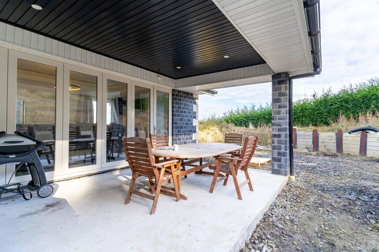 Photo of property in 38 Waldron Crescent, Green Island, Dunedin, 9018