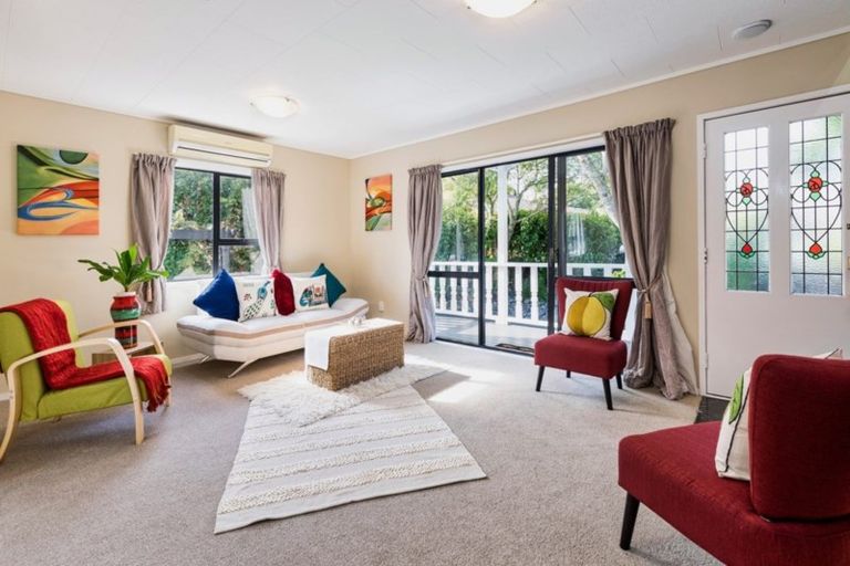 Photo of property in 54 Redlands Grove, Swanson, Auckland, 0612