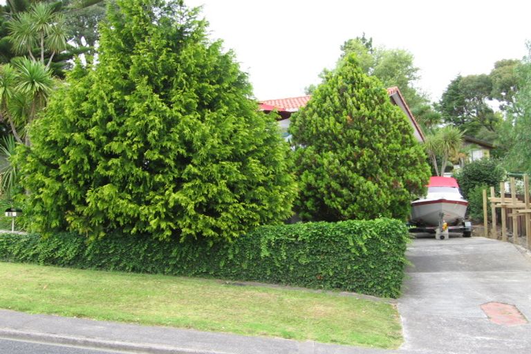Photo of property in 10 Contessa Drive, Glenfield, Auckland, 0629
