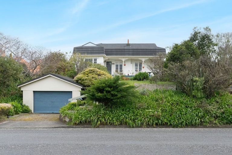 Photo of property in 89 Golf Road, Paraparaumu Beach, Paraparaumu, 5032