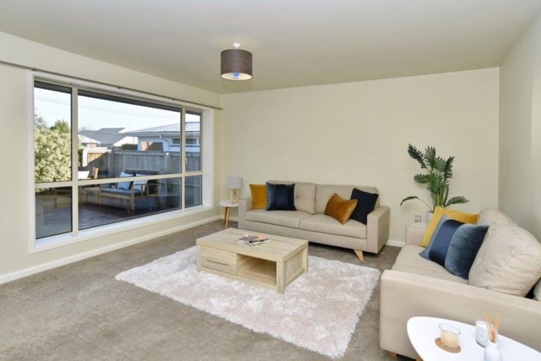 Photo of property in 8 Waitikiri Drive, Parklands, Christchurch, 8083