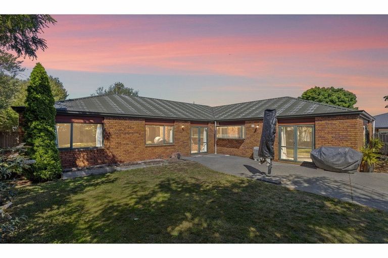 Photo of property in 37 Broadhaven Avenue, Parklands, Christchurch, 8083