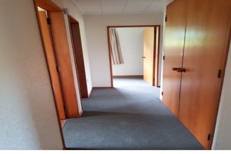 Photo of property in 37 Postgate Drive, Whitby, Porirua, 5024