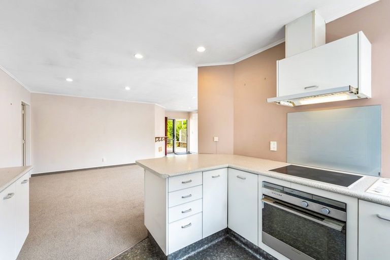 Photo of property in 10 Comeskey Grove, Elderslea, Upper Hutt, 5018