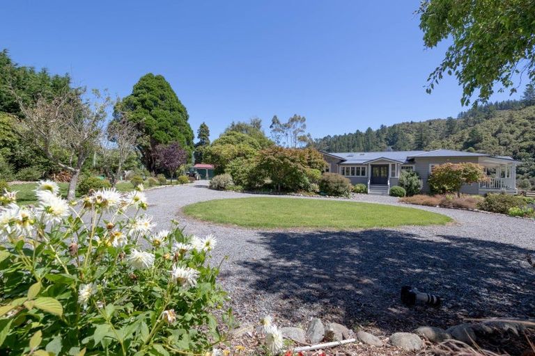 Photo of property in 808 Whitemans Valley Road, Whitemans Valley, Upper Hutt, 5371