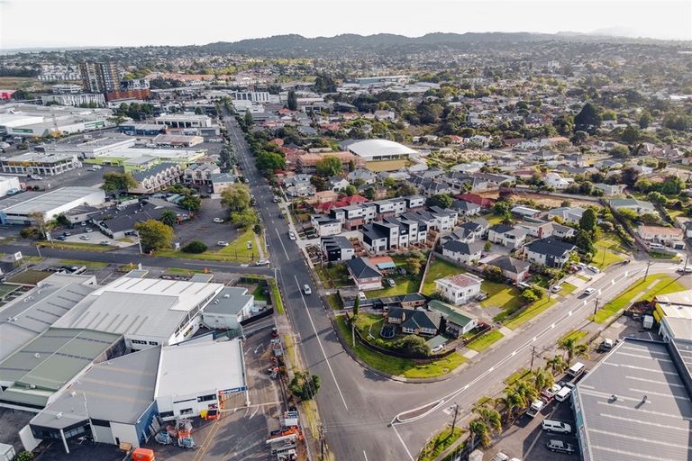 Photo of property in 68 Delta Avenue, New Lynn, Auckland, 0600