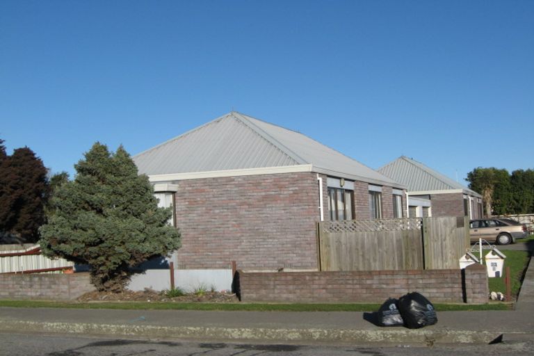 Photo of property in 3/33 Mortlake Street, Islington, Christchurch, 8042