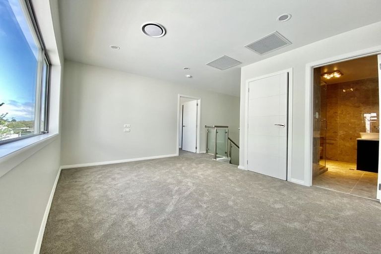 Photo of property in 1 Surrey Street, Manurewa, Auckland, 2102