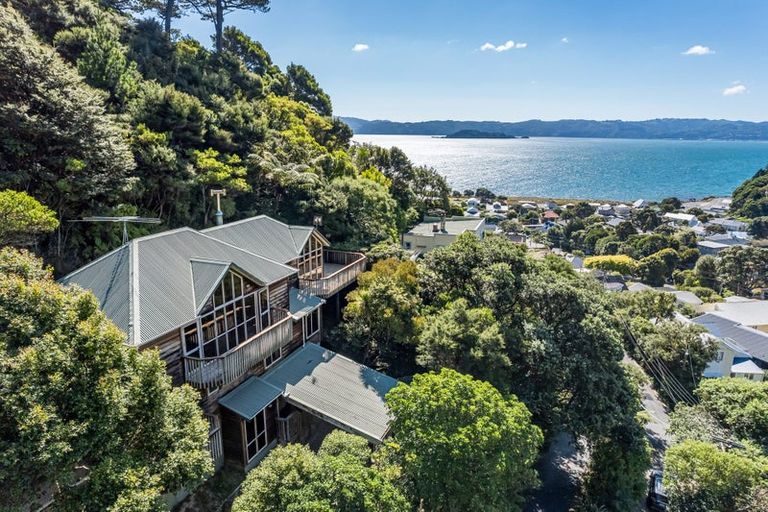 Photo of property in 19 Marama Terrace, Eastbourne, Lower Hutt, 5013