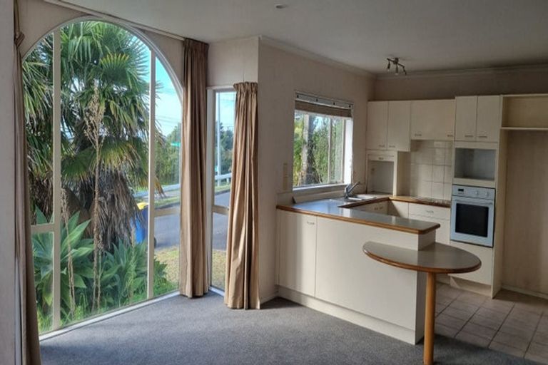 Photo of property in 742a East Coast Road, Pinehill, Auckland, 0630