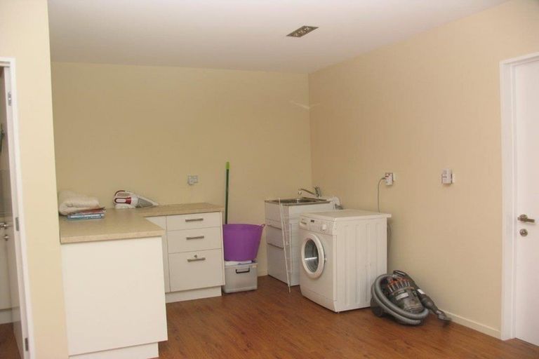 Photo of property in 61 Wesney Terrace, Kingston, Athol, 9793