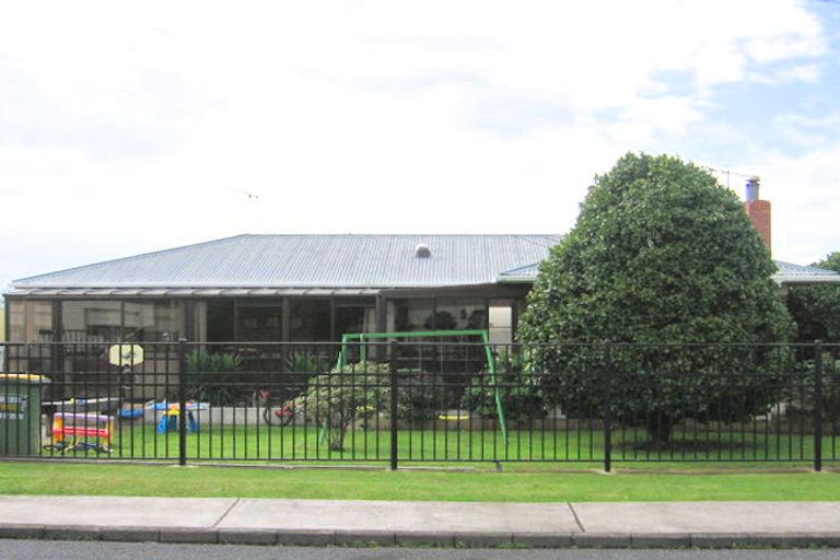 Photo of property in 3 Hollinbrigg Place, Manurewa, Auckland, 2102