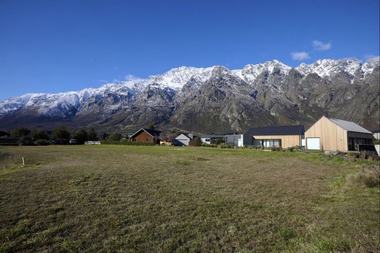 Photo of property in 42 Orford Drive, Jacks Point, Queenstown, 9371