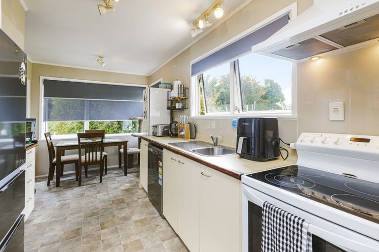 Photo of property in 10 Tatariki Street, Rosehill, Papakura, 2113