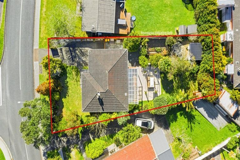 Photo of property in 11 Blakeborough Drive, Forrest Hill, Auckland, 0620