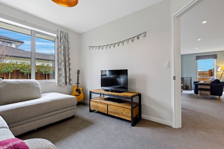 Photo of property in 8 Awarua Road, Pegasus, 7612