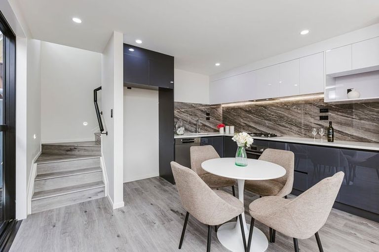 Photo of property in 16b Smedley Street, Manurewa, Auckland, 2102