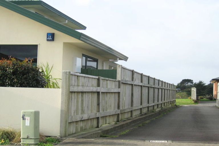 Photo of property in 123 Ruapehu Drive, Fitzherbert, Palmerston North, 4410