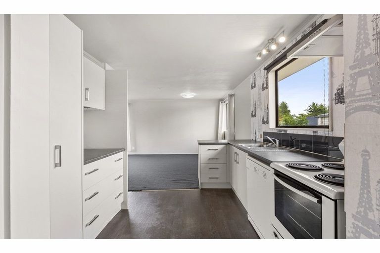 Photo of property in 133d Avalon Drive, Nawton, Hamilton, 3200