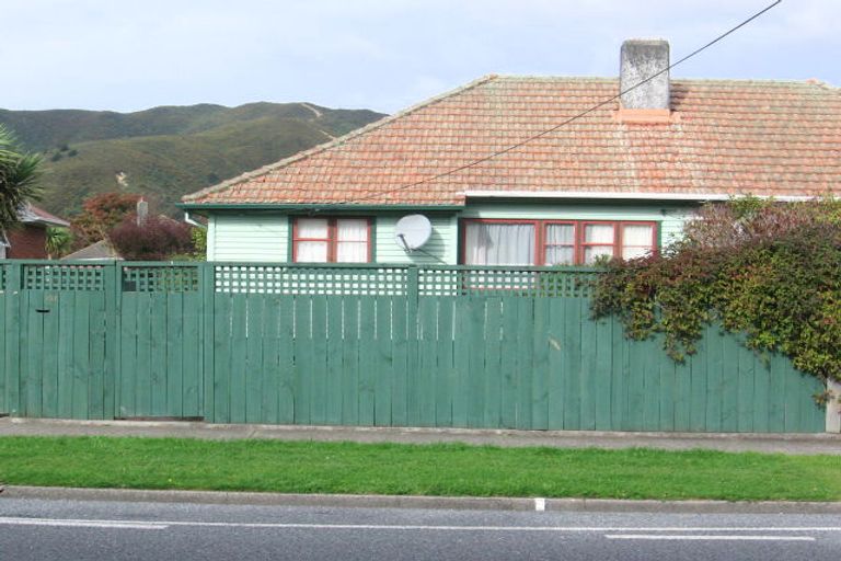 Photo of property in 107 Cambridge Terrace, Fairfield, Lower Hutt, 5011
