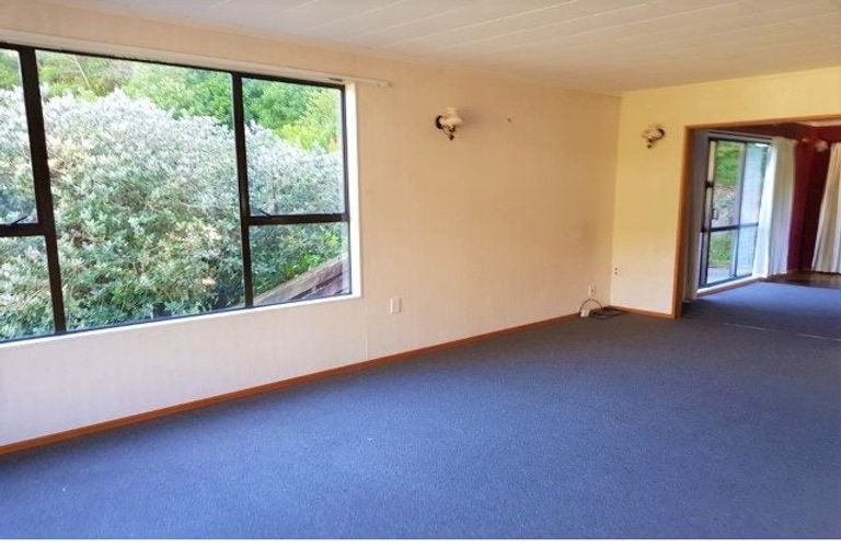 Photo of property in 37 Postgate Drive, Whitby, Porirua, 5024