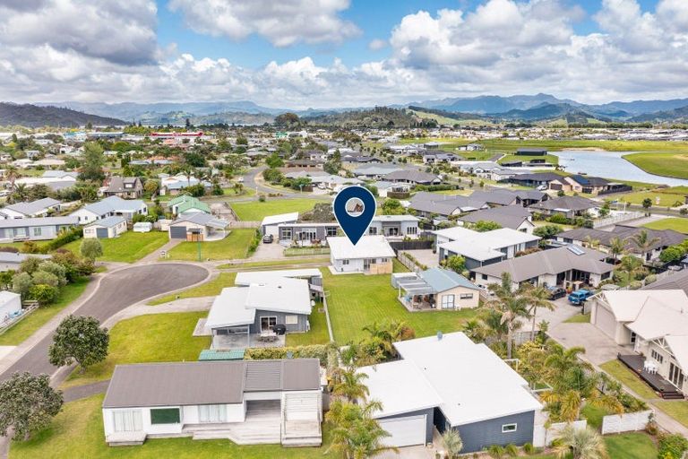 Photo of property in 6 Rena Place, Whitianga, 3510
