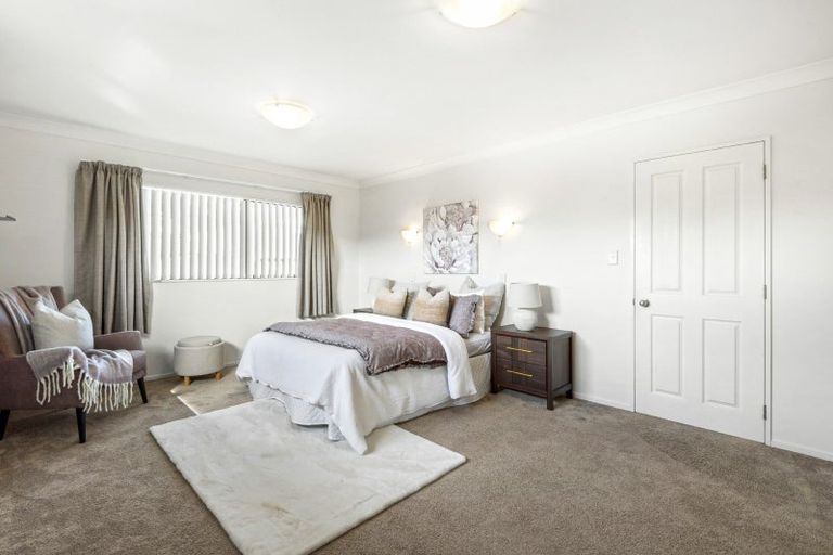 Photo of property in 3/41 Okura River Road, Okura, Albany, 0792