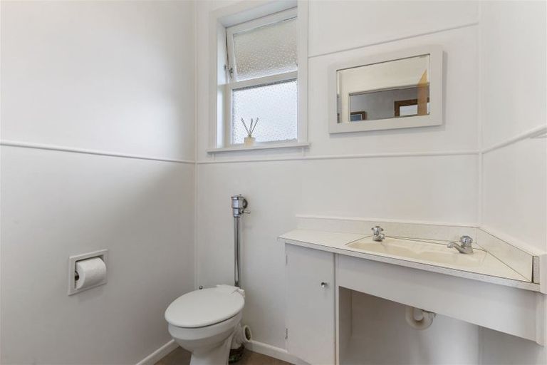 Photo of property in 25 Chatsworth Crescent, Pakuranga Heights, Auckland, 2010