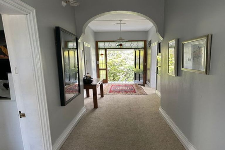 Photo of property in 10 Garfield Street, Brooklyn, Wellington, 6021