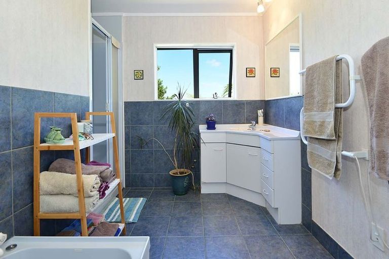 Photo of property in 638 Kanohi Road, Kaukapakapa, 0873