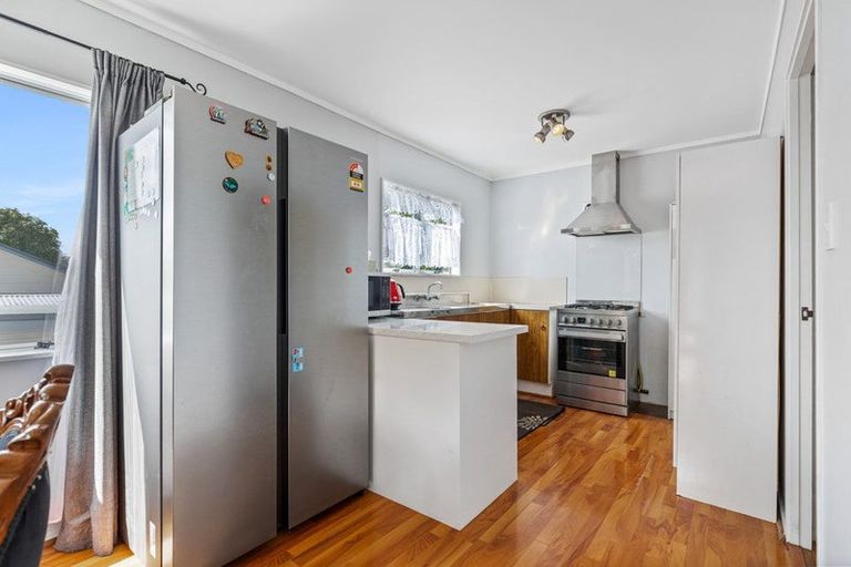 Photo of property in 2/4 Kahikatea Place, Ranui, Auckland, 0612