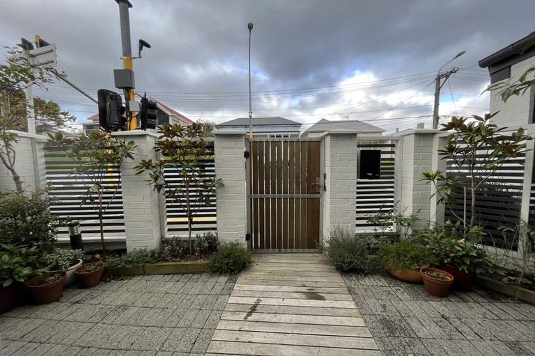 Photo of property in 82a Wallace Street, Mount Cook, Wellington, 6021