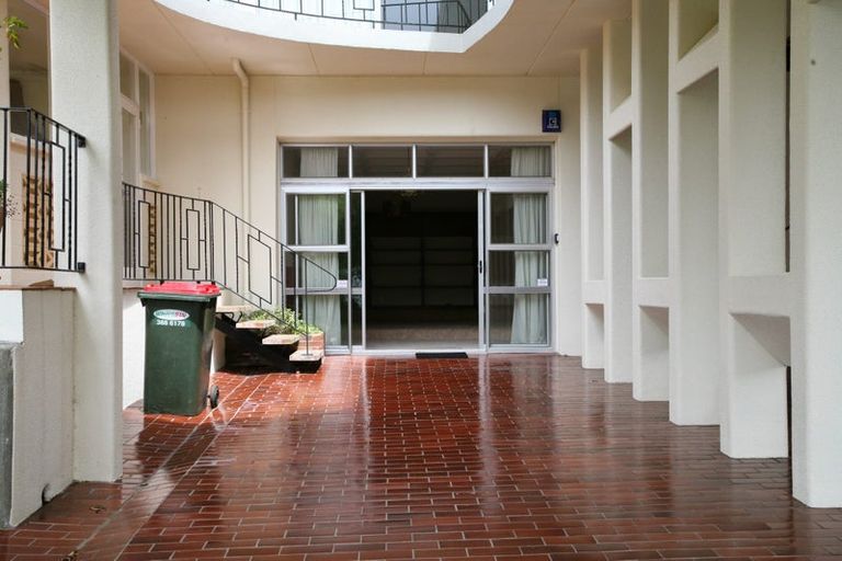 Photo of property in 387 Karori Road, Karori, Wellington, 6012