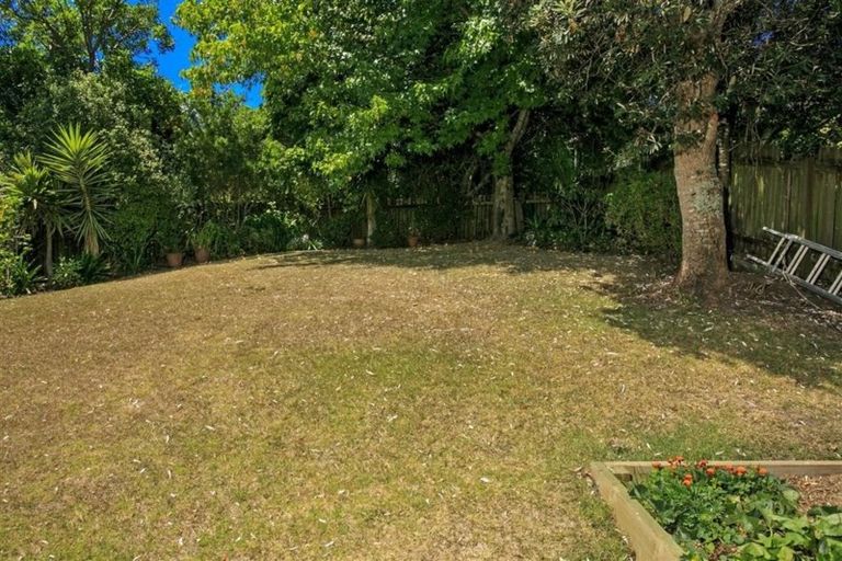 Photo of property in 2/17 Weetman Drive, Browns Bay, Auckland, 0630