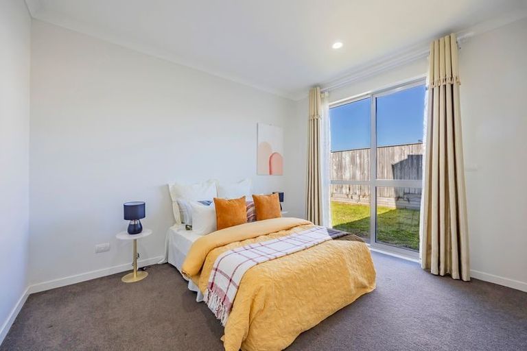 Photo of property in 20 Bearing Parade, Long Bay, Auckland, 0630