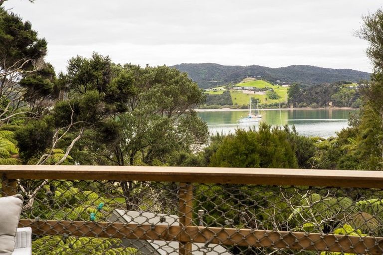 Photo of property in 16 Major Bridge Drive, Russell, 0272