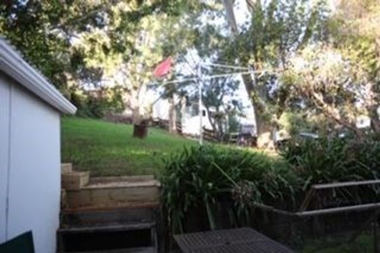 Photo of property in 12 Holt Avenue, Torbay, Auckland, 0630