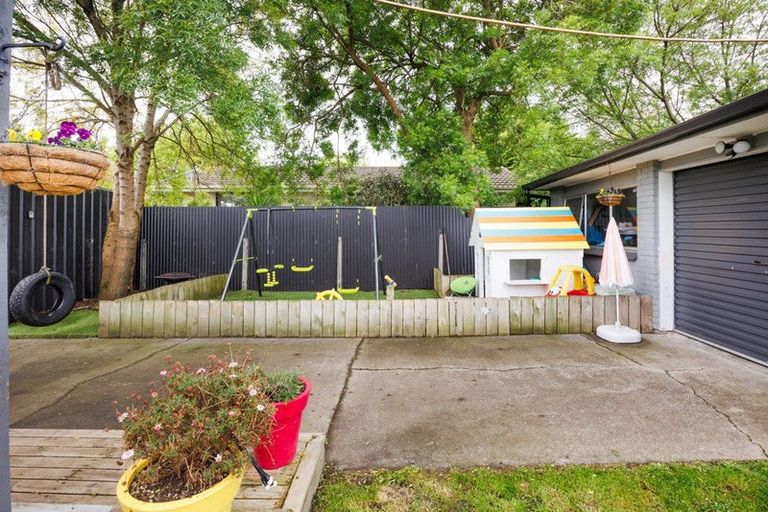 Photo of property in 10 Adams Place, Kelvin Grove, Palmerston North, 4414