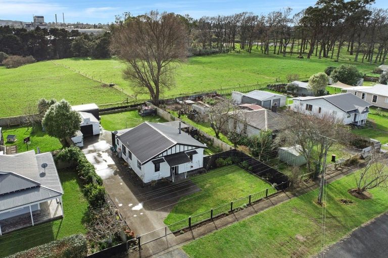 Photo of property in 32 Eynon Road, Morrinsville, 3300