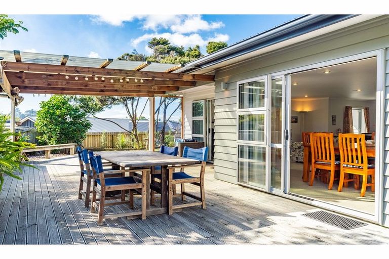 Photo of property in 11 Seabreeze Road, Mangawhai Heads, Mangawhai, 0505