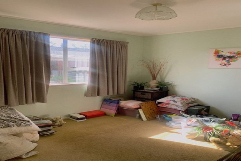 Photo of property in 1/167 Royal Road, Massey, Auckland, 0614
