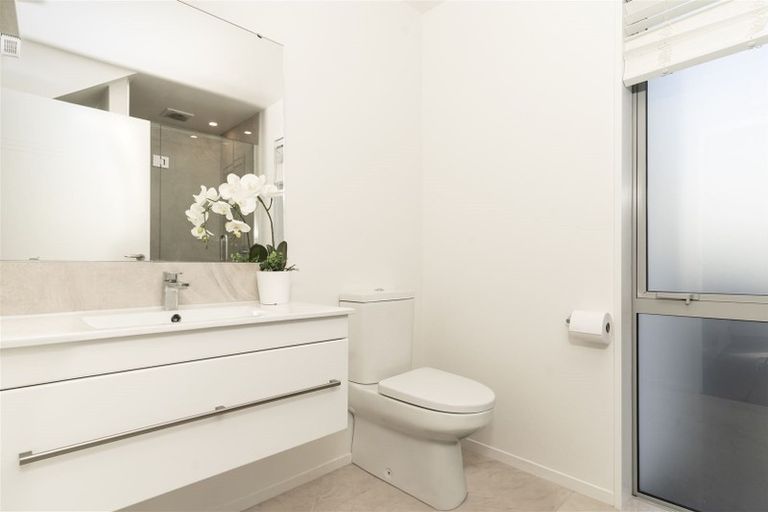 Photo of property in 52 Mccormacks Bay Road, Mount Pleasant, Christchurch, 8081