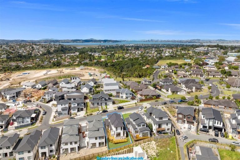 Photo of property in 36 Mcwhirters Farm Lane, Massey, Auckland, 0614